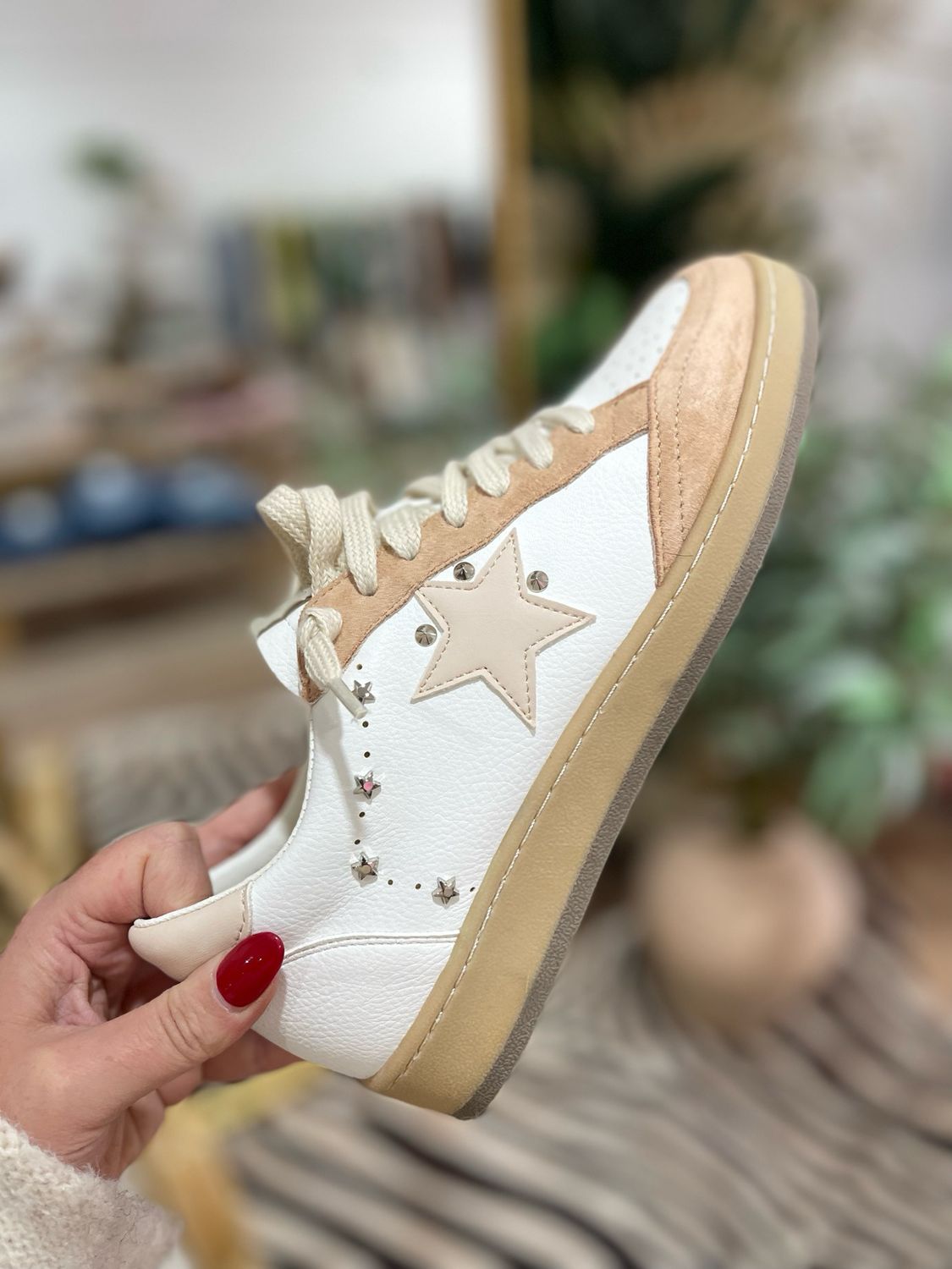 Avery Sneaker