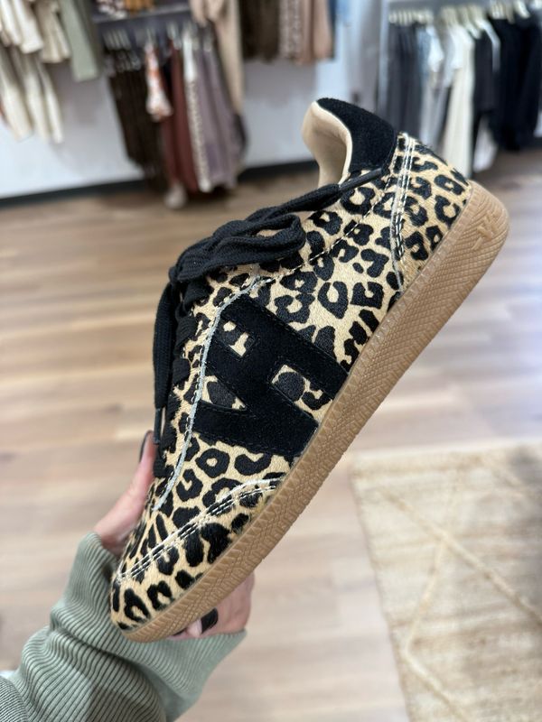 Wild Leopard Low Top Shoe