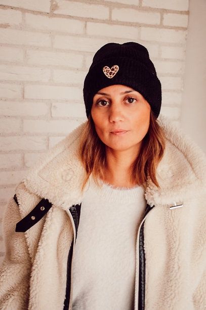 Bonnet NOIR coeur brodé léopard