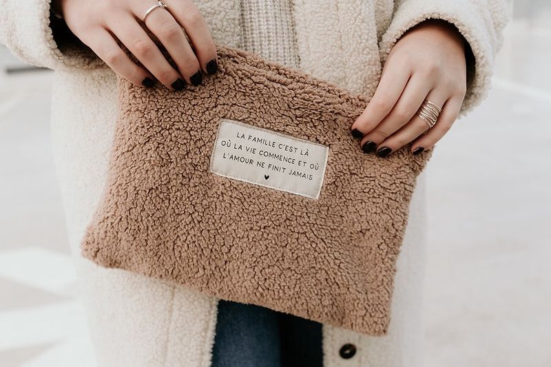 Maxi Pochette Moumoute NOISETTE