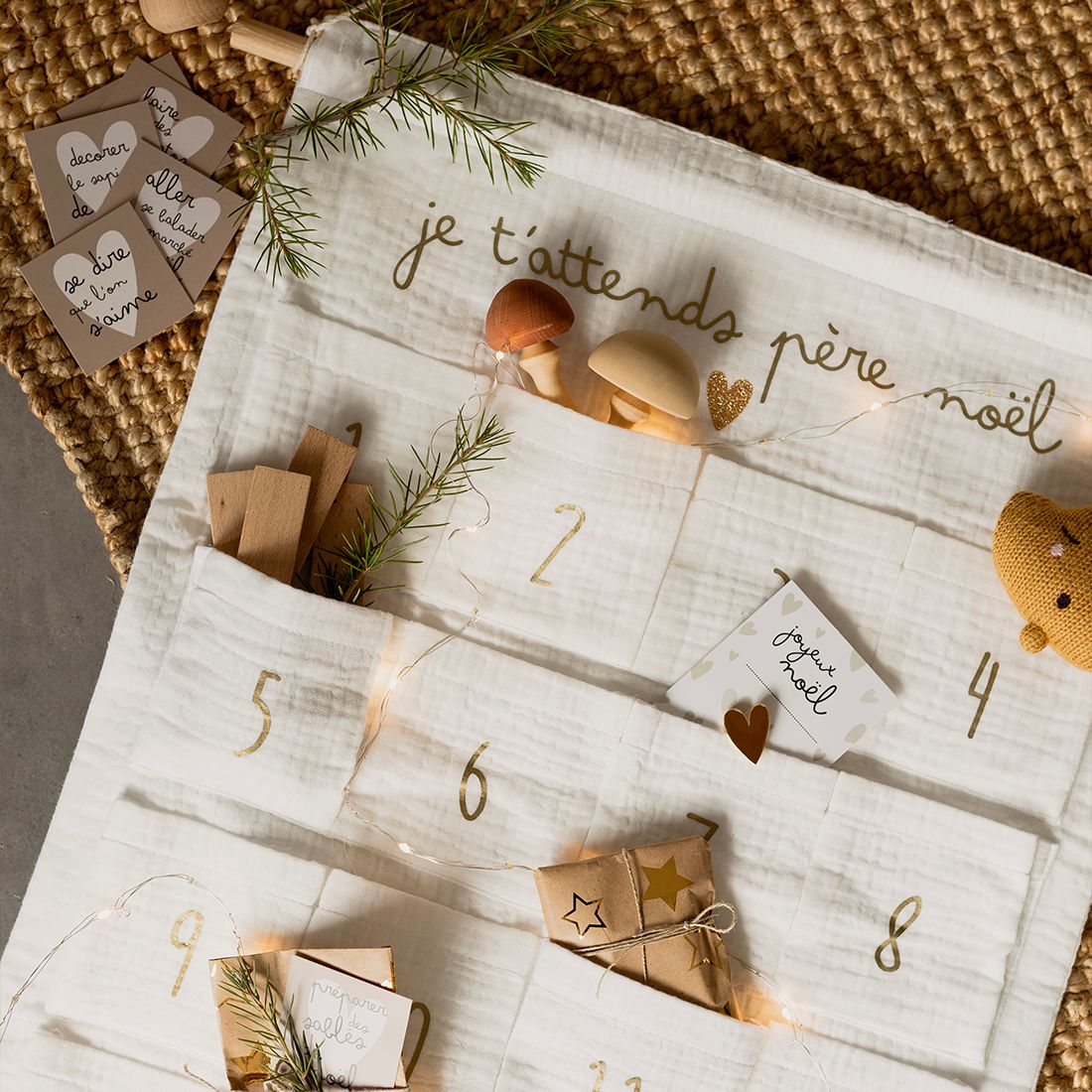 Calendrier de l&#39;avent &quot;JE T&#39;ATTENDS PERE NOEL&quot;  Gaze écru