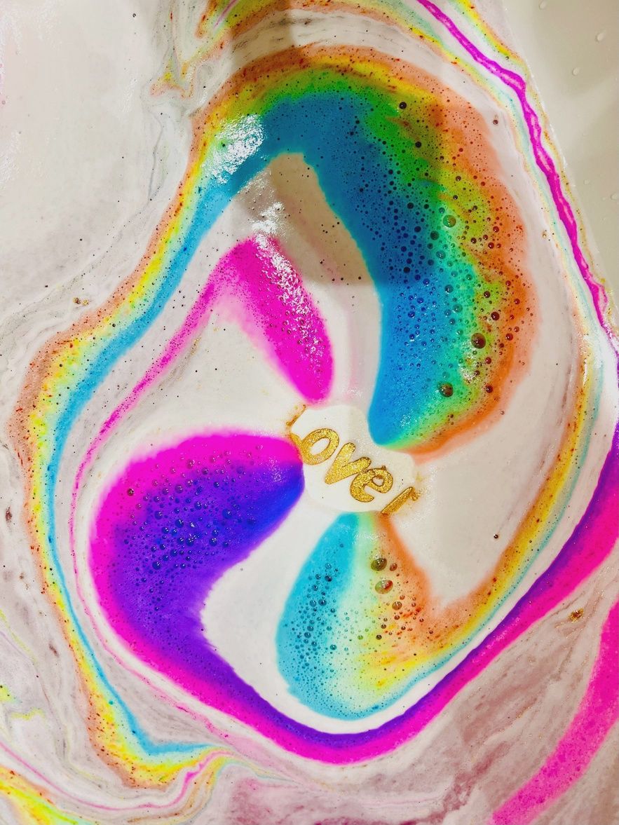 Bombe de bain - Rainbow LOVE IS