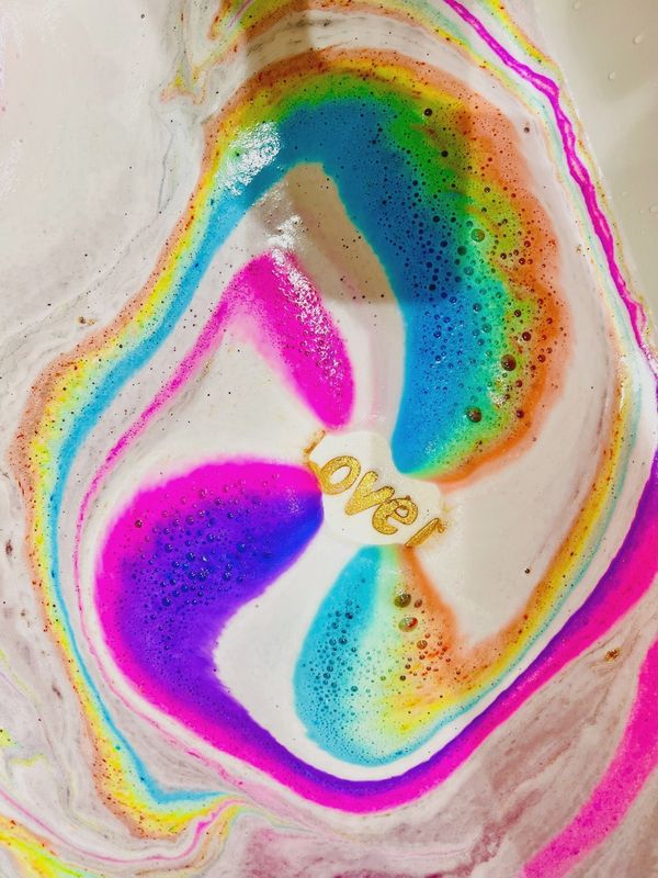 Bombe de bain - Rainbow LOVE IS