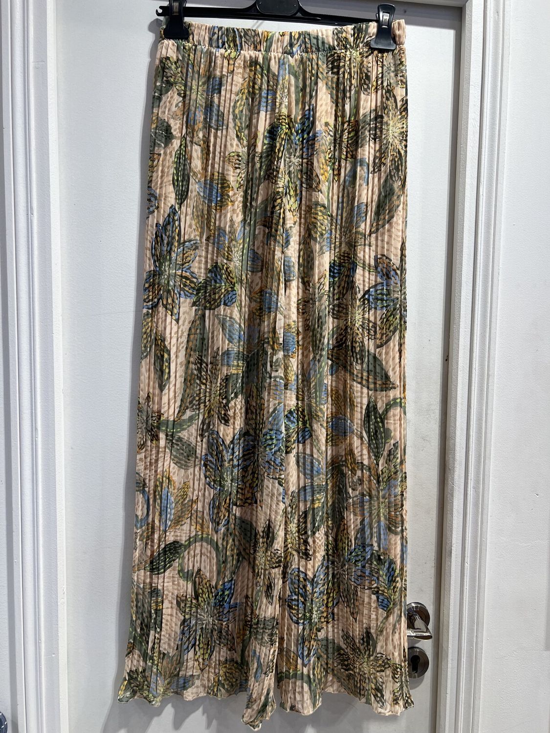 Pantalon fluide plissé imprimé floral vert kaki