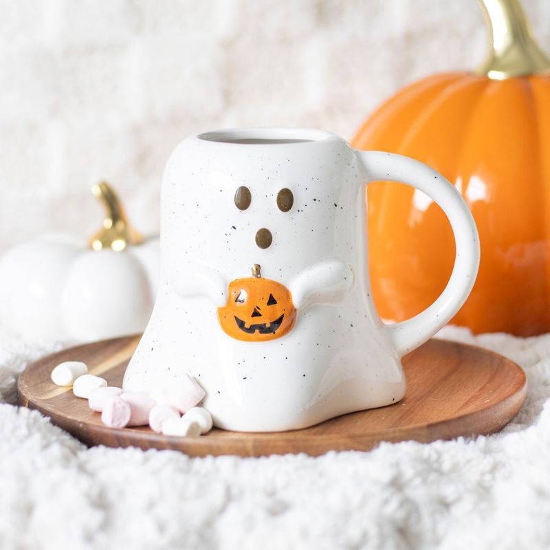Tasse d&#39;Halloween en forme de fantôme avec citrouille