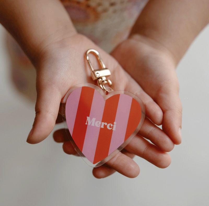Porte-clé rayures roses et rouges - Merci