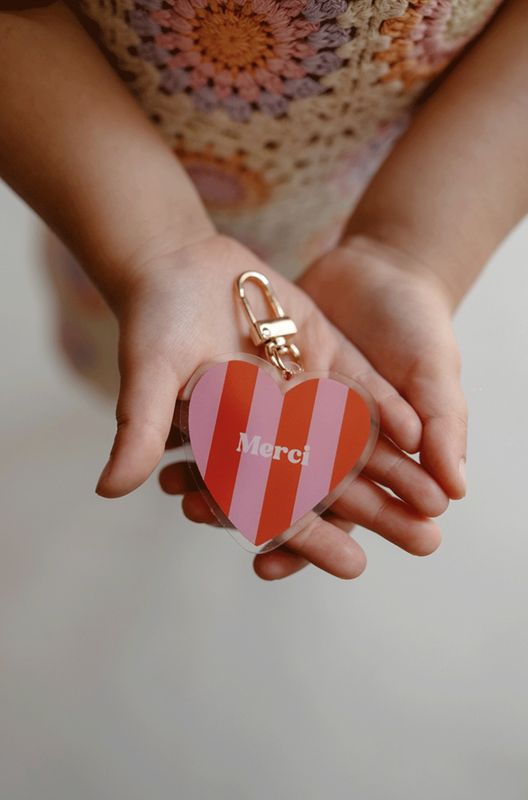 Porte-clé rayures roses et rouges - Merci