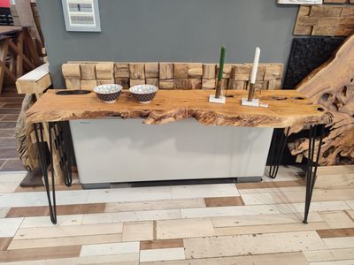 APARADOR OLIVO Y PATAS HIERRO