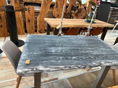 MESA FRESNO BARNIZADA GRIS