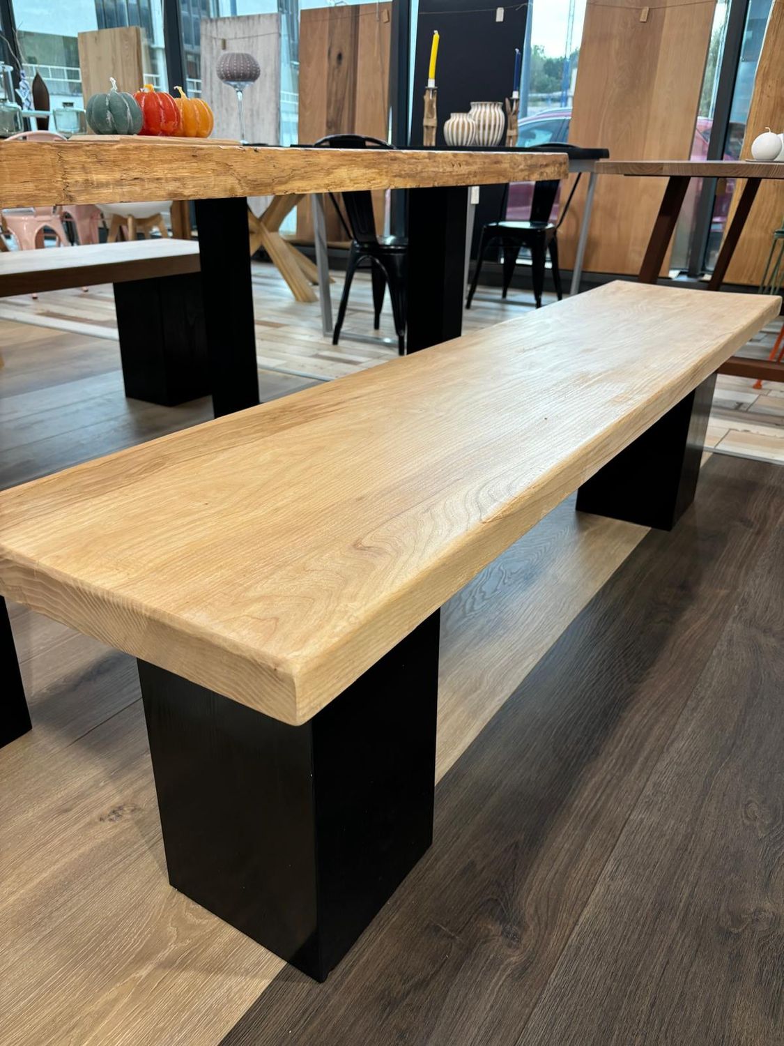 BANCO FRESNO Y VIGAS NEGRAS