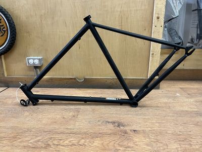 Fyxztion Matte Black Pixel 3 Speed Frame - 54