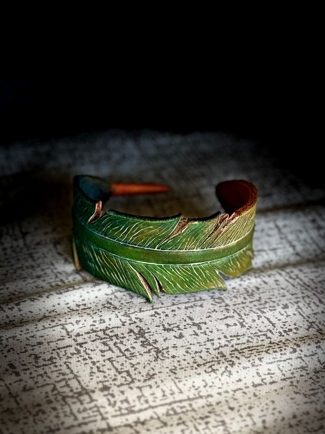 Poukai&#39;s Feather Wristband