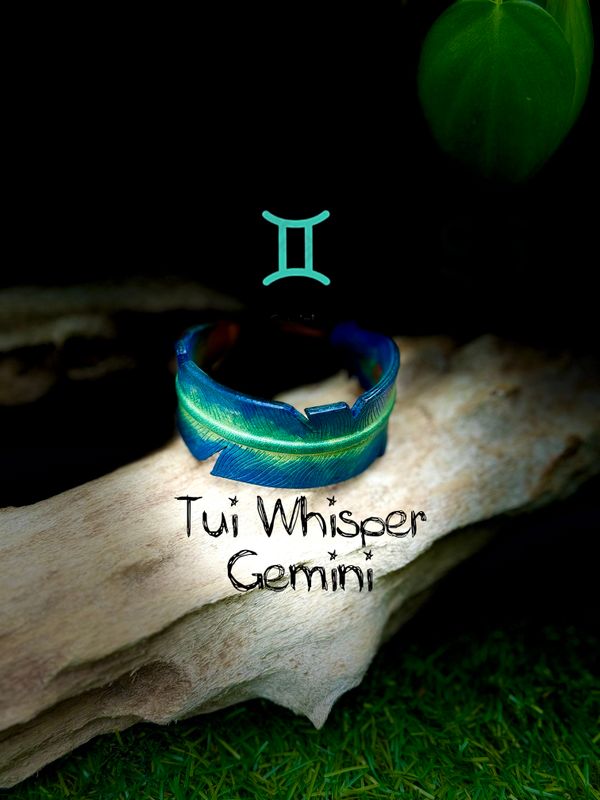 Tūī Whisper Leather Feather Adjustable Wristband