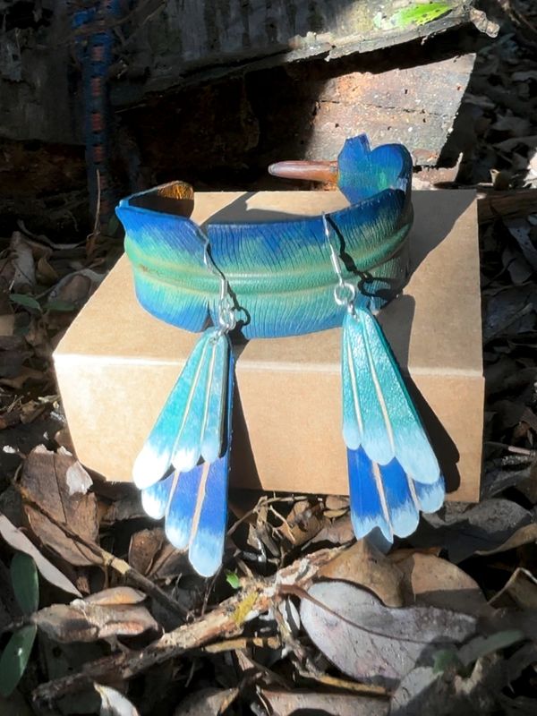 &#39;Tūī Whisper&#39; Leather Feather Wristband &amp; Earrings Set