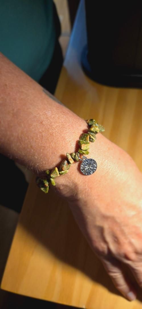 Unakite Bracelet with Compass Charm (7-inch)