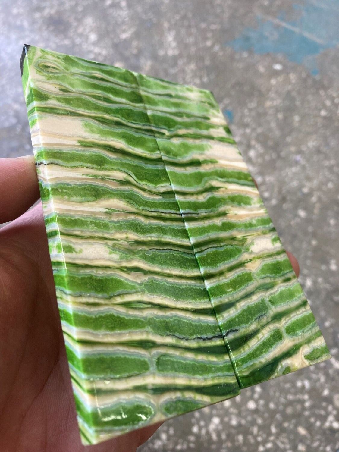 Mammoth tooth scales stabilized pair for knifehandl and handmade
#mammoth #tusk #mammothscales #mammothblock #knifehandlematerial #knifemakingcommunity #knifehandles #knifemakingsupplies #knifescales 