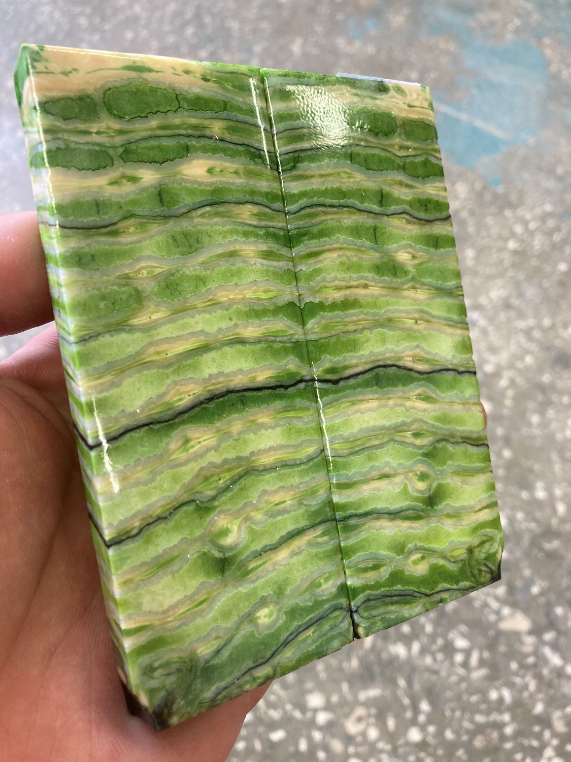 Mammoth tooth scales stabilized pair for knifehandl and handmade
#mammoth #tusk #mammothscales #mammothblock #knifehandlematerial #knifemakingcommunity #knifehandles #knifemakingsupplies #knifescales 
