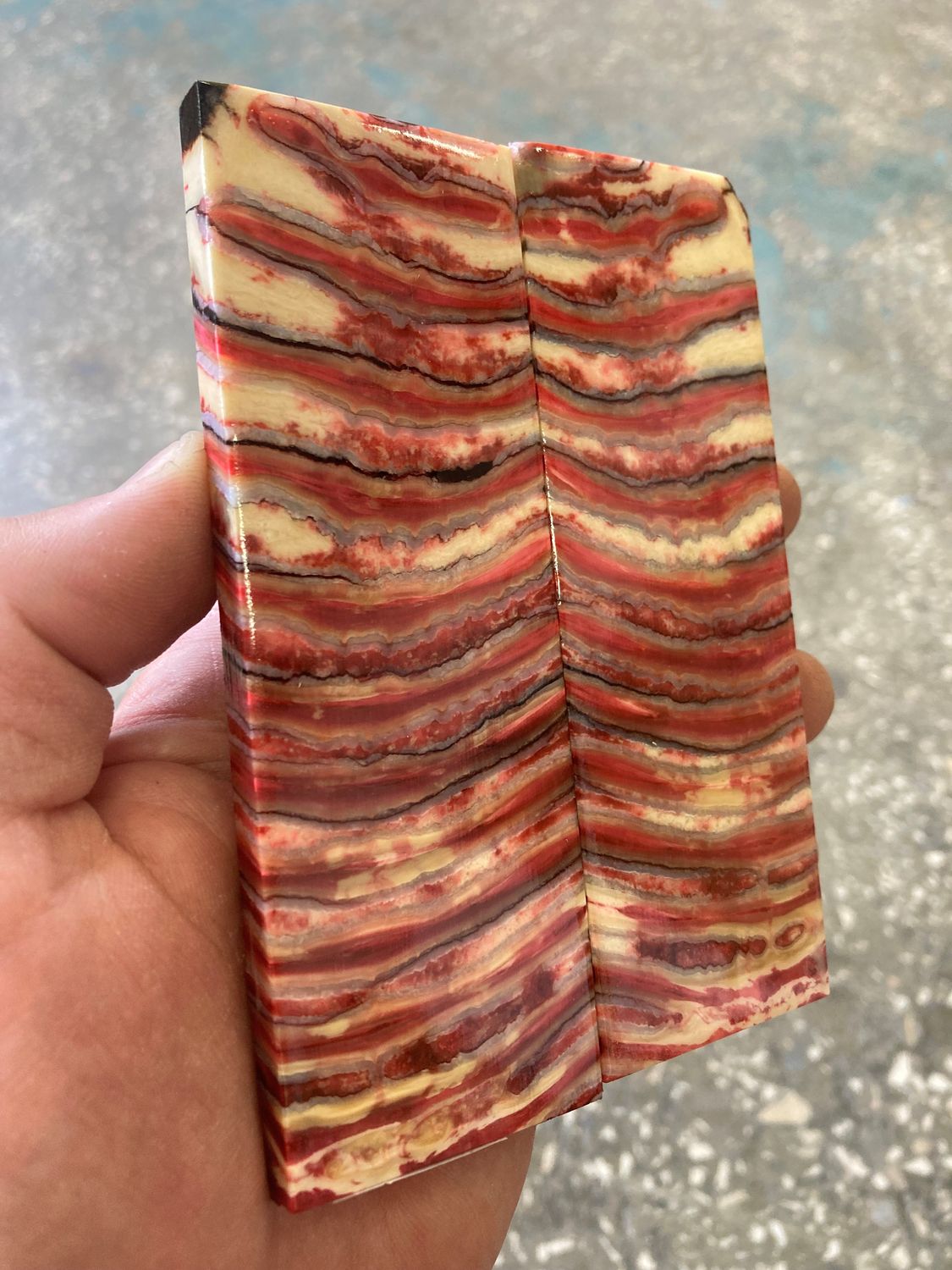 Mammoth tooth scales stabilized pair for knifehandl and handmade
#mammoth #tusk #mammothscales #mammothblock #knifehandlematerial #knifemakingcommunity #knifehandles #knifemakingsupplies #knifescales 
