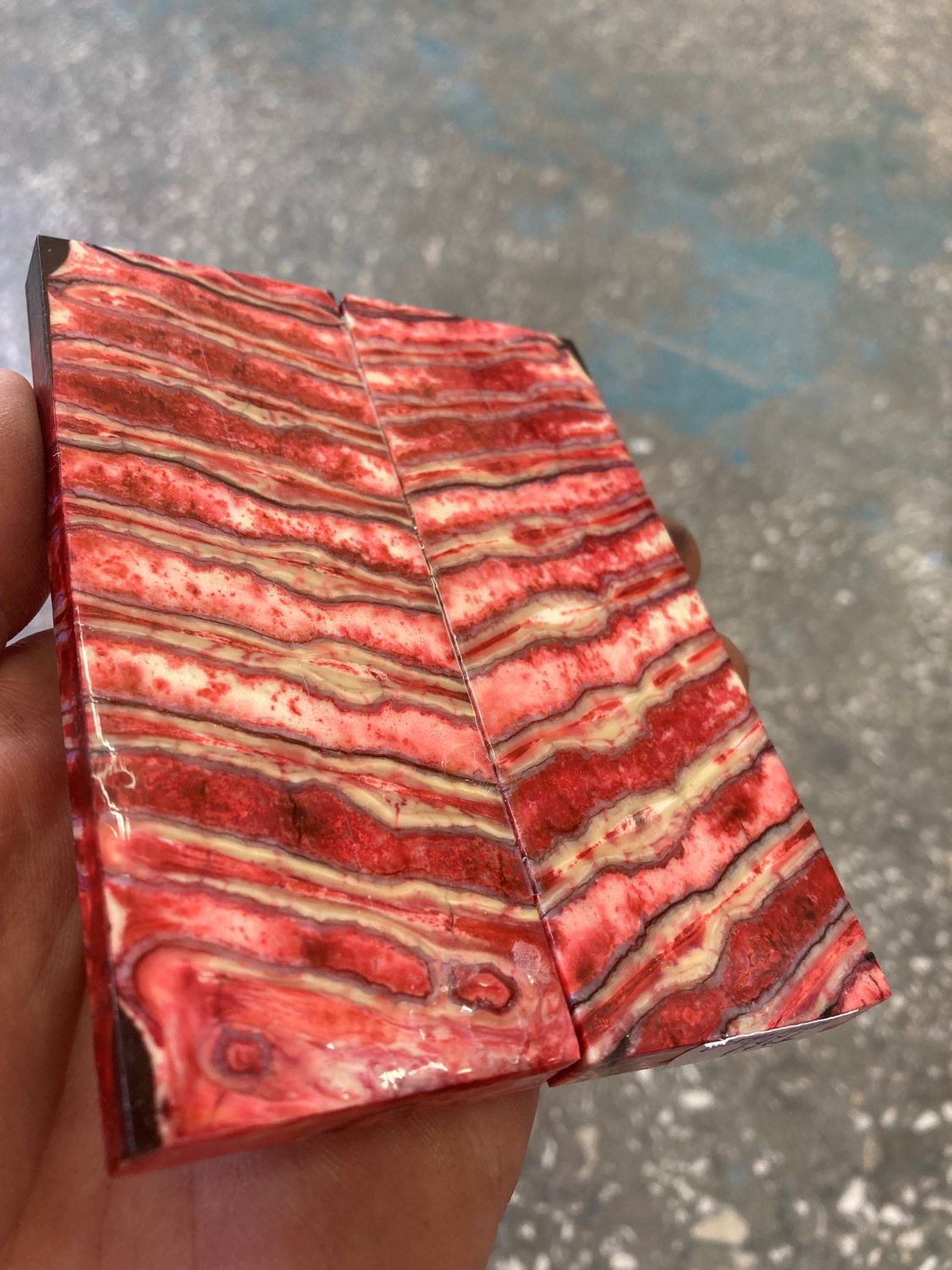 Mammoth tooth scales stabilized pair for knifehandl and handmade
#mammoth #tusk #mammothscales #mammothblock #knifehandlematerial #knifemakingcommunity #knifehandles #knifemakingsupplies #knifescales 