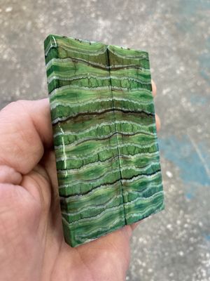 Mammoth tooth scales stabilized pair for knifehandl and handmade
#mammoth #tusk #mammothscales #mammothblock #knifehandlematerial #knifemakingcommunity #knifehandles #knifemakingsupplies #knifescales 