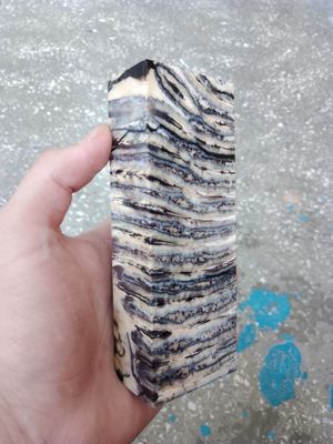 Mammoth tooth block stabilized for knifehandl and handmade
#mammoth #mammothtooth #knifehandl​