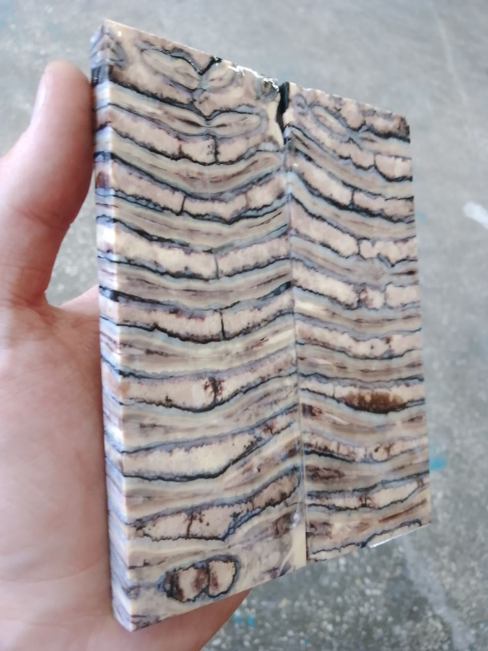 Mammoth tooth scales stabilized pair for knifehandl and handmade
#mammoth #tusk #mammothscales #mammothblock #knifehandlematerial #knifemakingcommunity #knifehandles #knifemakingsupplies #knifescales 