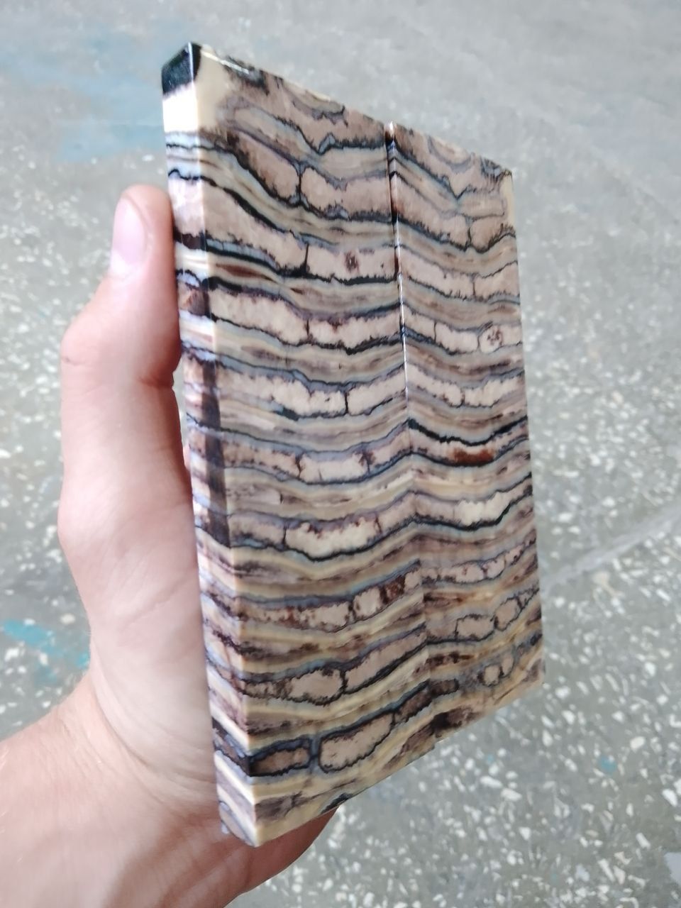 Mammoth tooth scales stabilized pair for knifehandl and handmade
#mammoth #tusk #mammothscales #mammothblock #knifehandlematerial #knifemakingcommunity #knifehandles #knifemakingsupplies #knifescales 