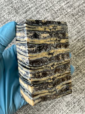 Mammoth tooth block stabilized for knifehandl and handmade
#mammoth #mammothscales #mammothblock #knifehandlematerial #knifemakingcommunity #knifehandles #knifemakingsupplies #knifescales