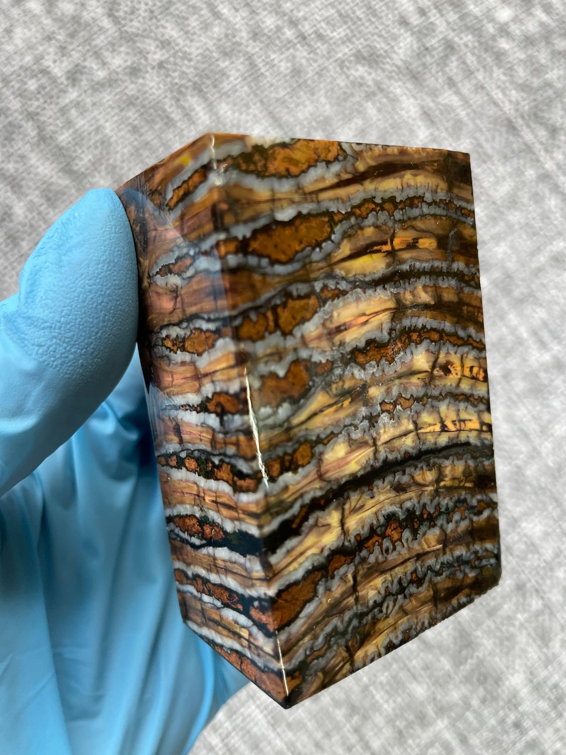 Mammoth tooth block stabilized for knifehandl and handmade
#mammoth #mammothscales #mammothblock #knifehandlematerial #knifemakingcommunity #knifehandles #knifemakingsupplies #knifescales 
