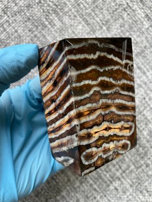 Mammoth tooth block stabilized for knifehandl and handmade
#mammoth #mammothscales #mammothblock #knifehandlematerial #knifemakingcommunity #knifehandles #knifemakingsupplies #knifescales 
