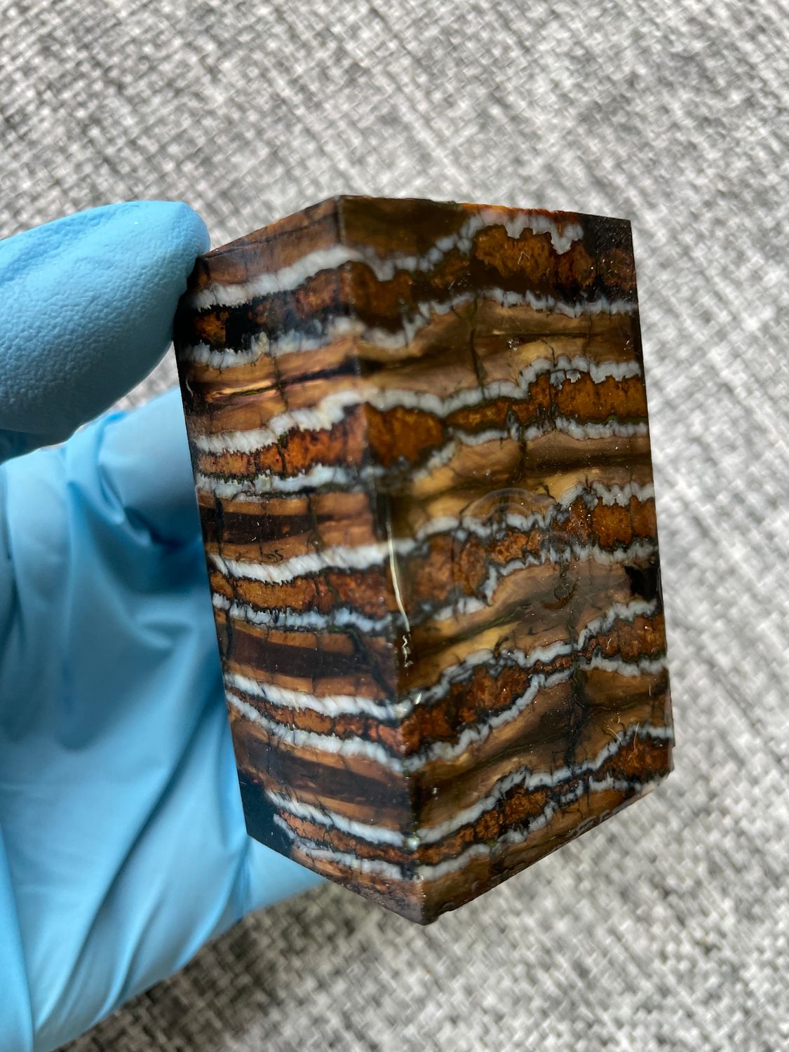 Mammoth tooth block stabilized for knifehandl and handmade
#mammoth #mammothscales #mammothblock #knifehandlematerial #knifemakingcommunity #knifehandles #knifemakingsupplies #knifescales 
