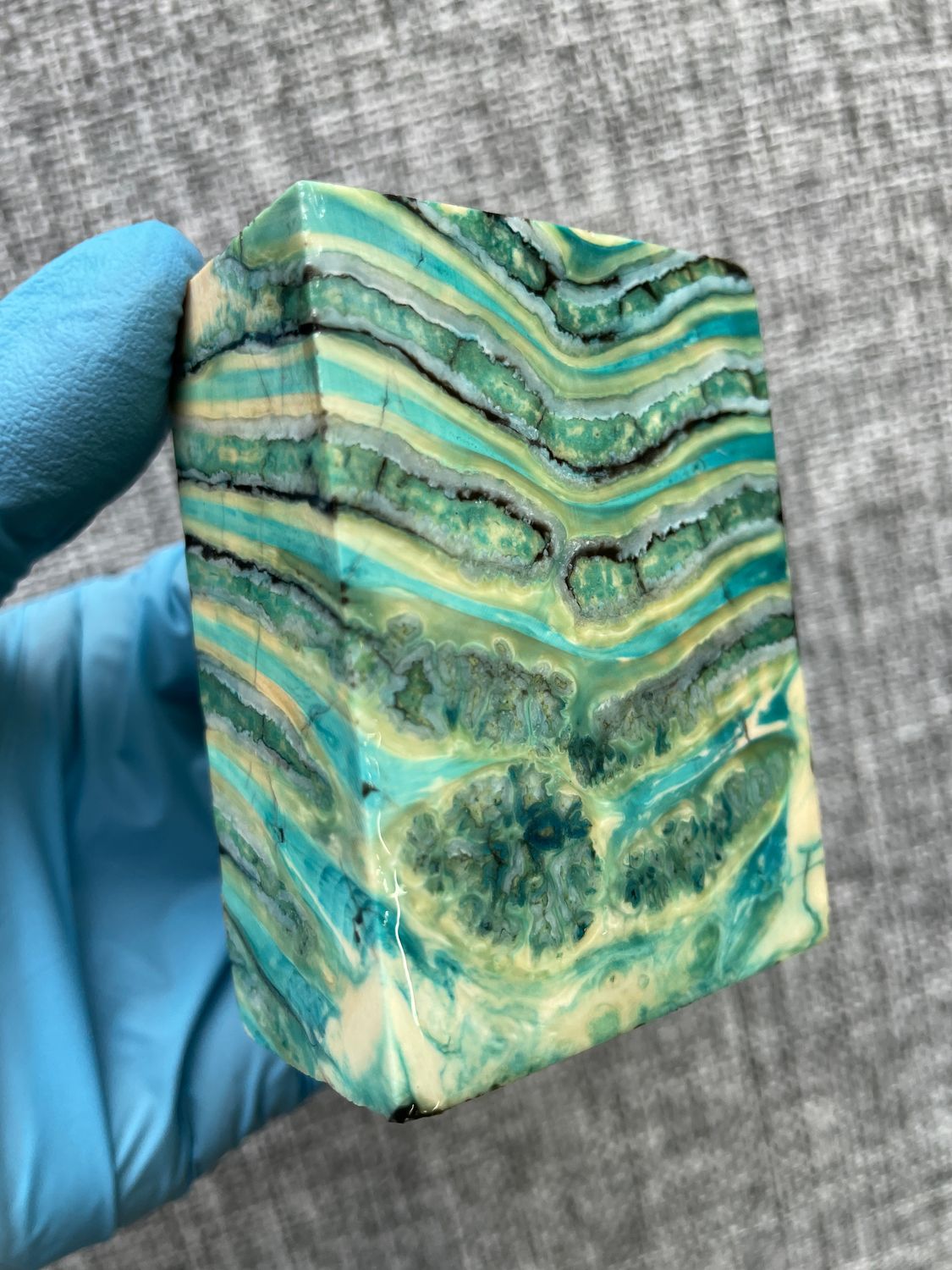 Mammoth tooth block stabilized for knifehandl and handmade
#mammoth #mammothscales #mammothblock #knifehandlematerial #knifemakingcommunity #knifehandles #knifemakingsupplies #knifescales 
