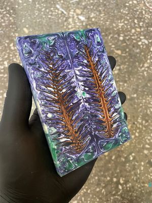 Pinecone in resin
Pine cone in alumilite
Pinecone for knifrmaking knifehandl knifehand knifemaking supply