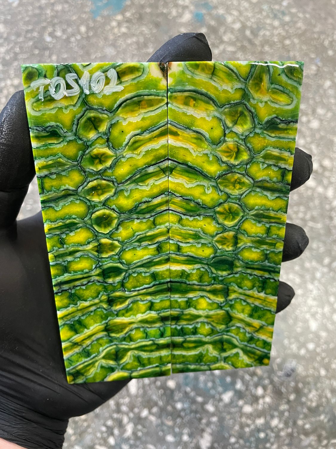 Mammoth tooth scales pair stabilized for knifehandl 5.19-1.81-0.39 inch TOS102