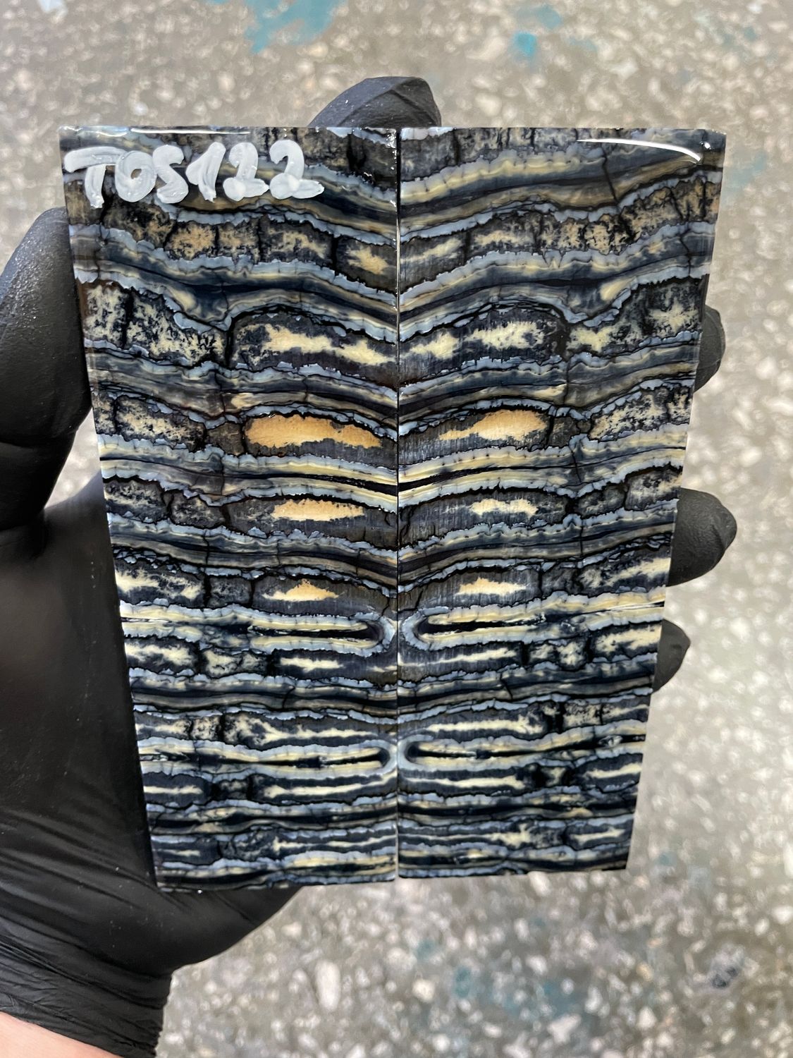 Mammoth tooth scales pair stabilized for knifehandl 5.27-1.87-0.43 inch TOS122