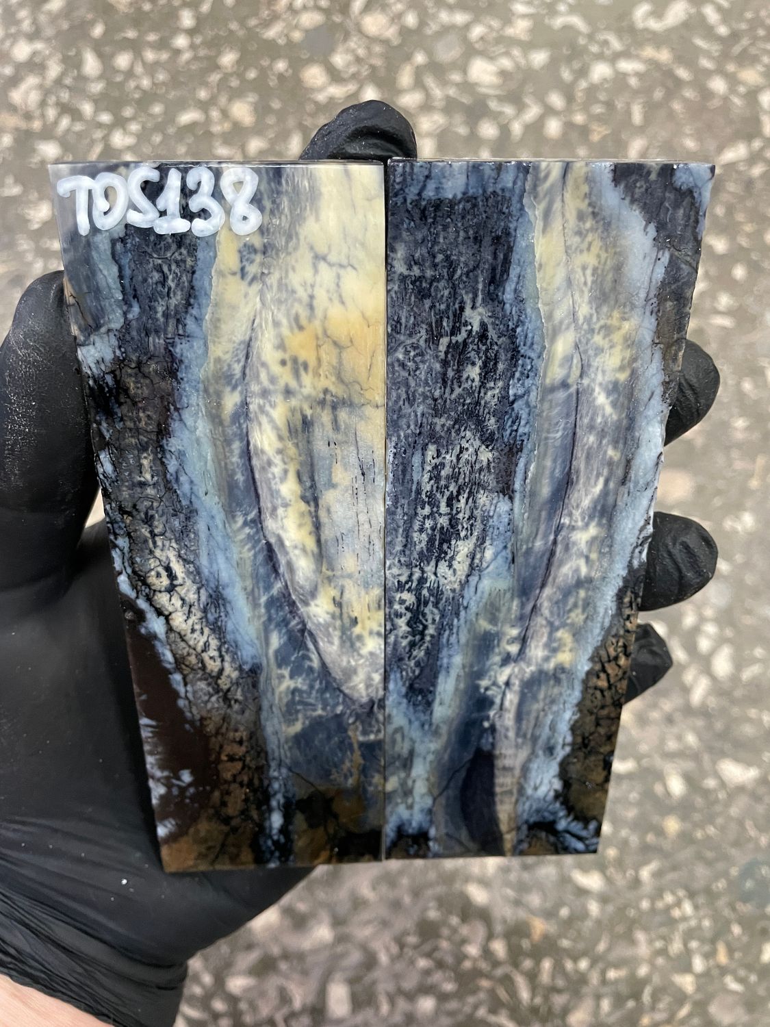 Mammoth tooth scales pair stabilized for knifehandl 5.31-1.85-0.39 inch TOS138