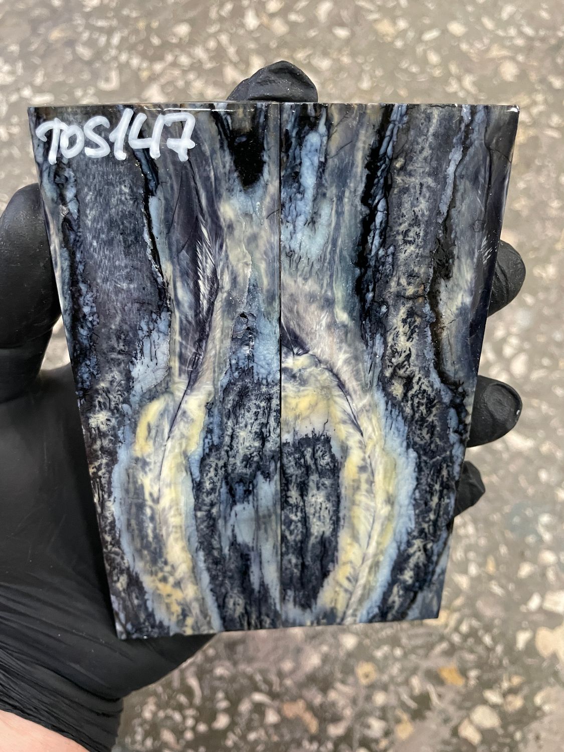 Mammoth tooth scales pair stabilized for knifehandl 5.31-1.85-0.39 inch TOS147