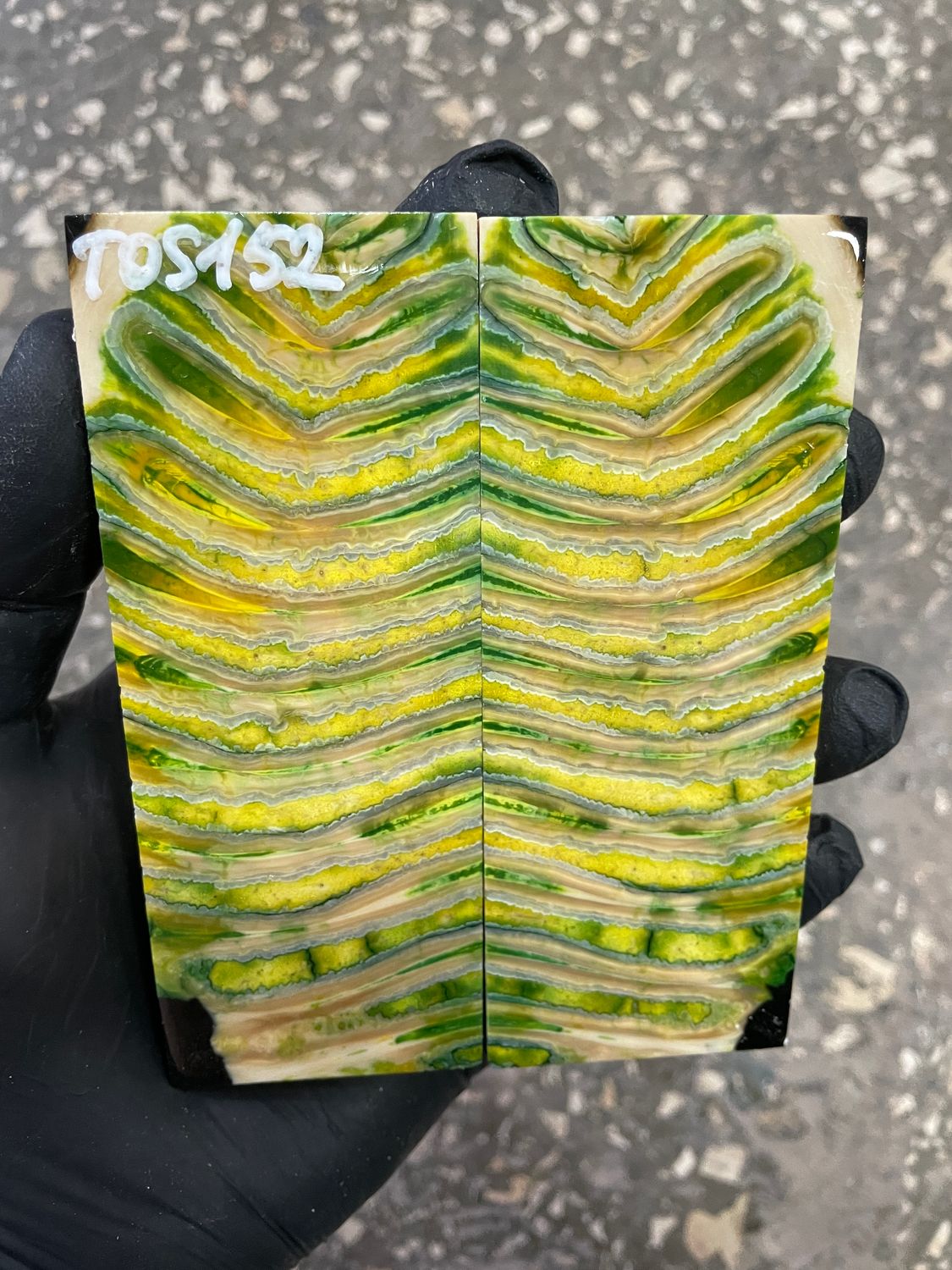 Mammoth tooth scales pair stabilized for knifehandl 4.68-1.81-0.39 inch TOS152