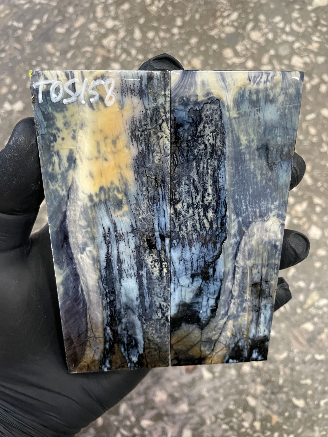 Mammoth tooth scales pair stabilized for knifehandl 5.07-1.85-0.47 inch TOS158