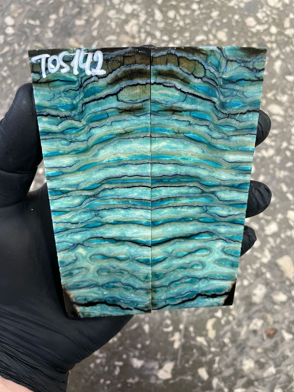 Mammoth tooth scales pair stabilized for knifehandl 5.07-1.77-0.43 inch TOS142