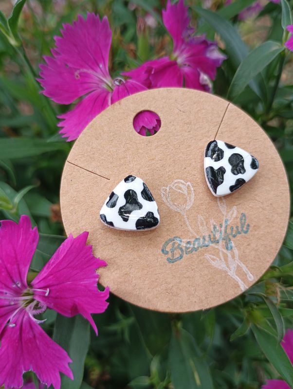 Round Triangle Studs in Cowgirl