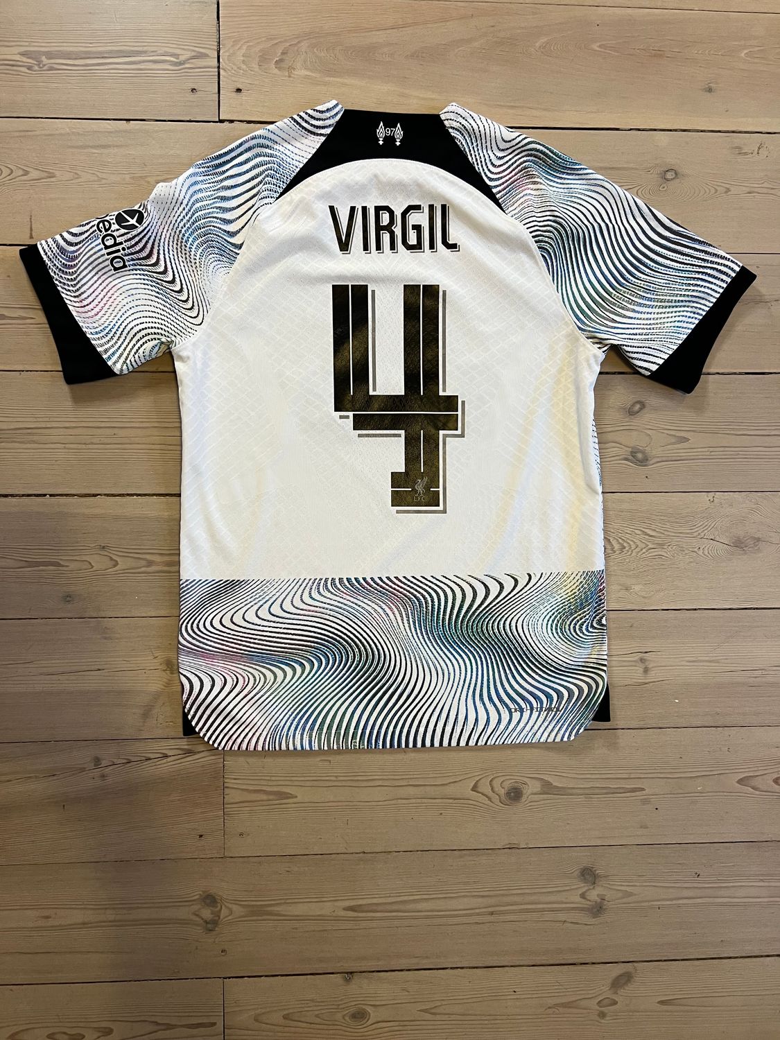Virgil van Dijk  ​Liverpool udebane 2022/23 Medium