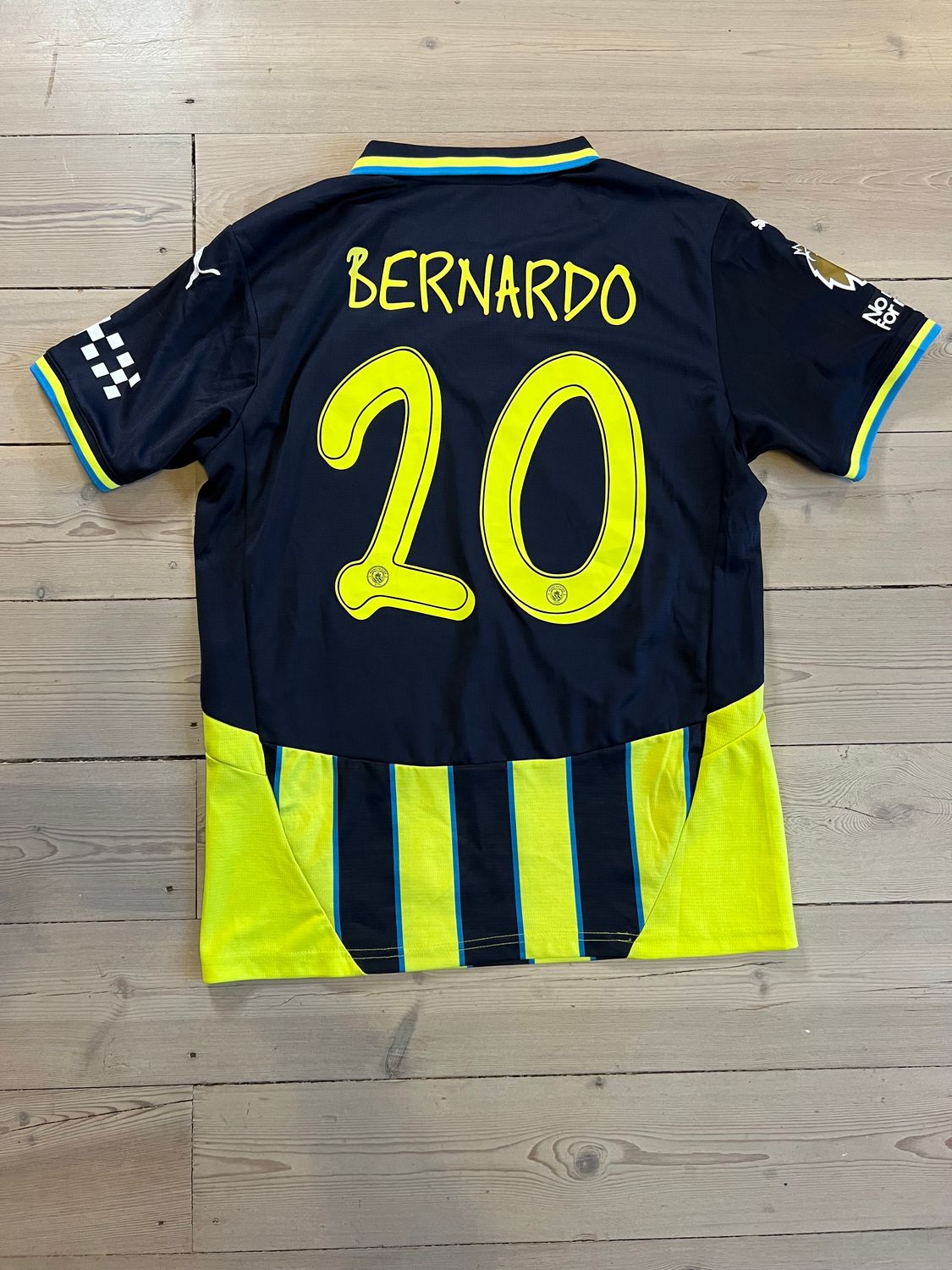 Bernardo Silva ​Manchester city udebane 2024/25 Medium