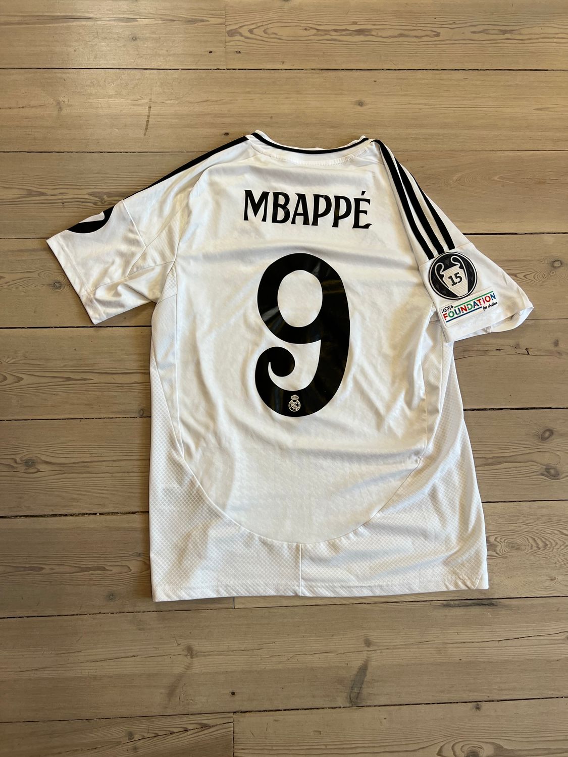 Kylian Mbappé ​Real Madrid hjemmebane 2024/25 Medium