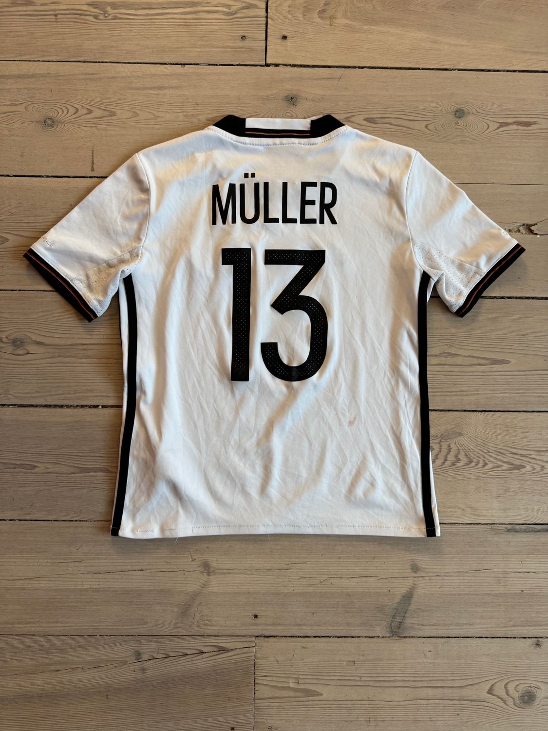 Thomas Müller Tyskland hjemmebane 2016/17 9/10 år