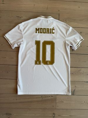 Luka Modrić ​Real Madrid hjemmebane 2019/20 Large