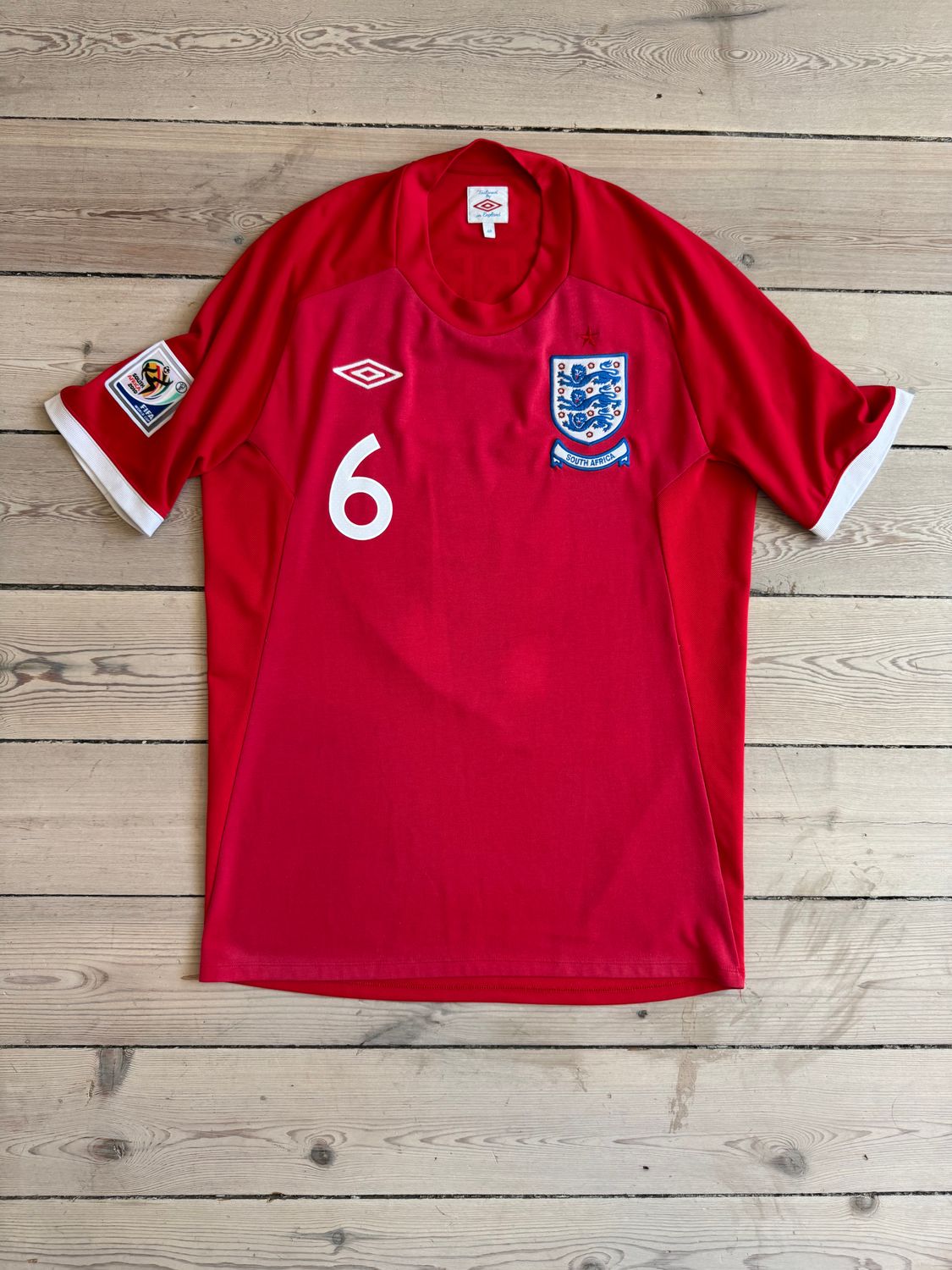 John Terry - England udebane 2010/11 - Medium