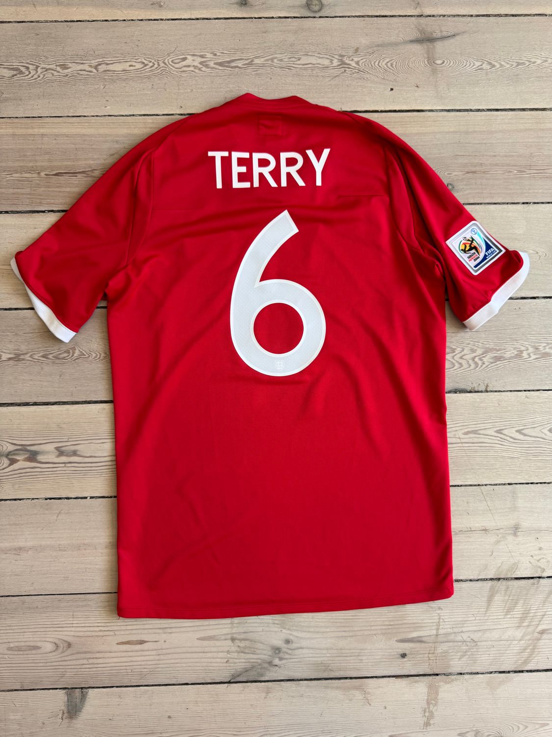 John Terry - England udebane 2010/11 - Medium