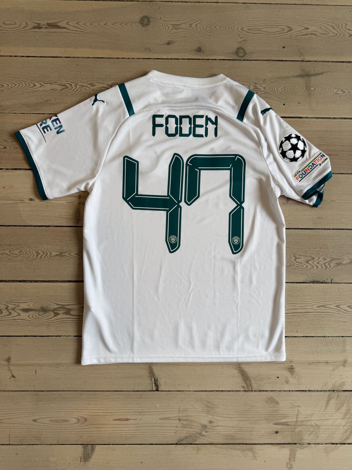 Phil Foden​​ - Manchester city udebane 2021/22 - Large