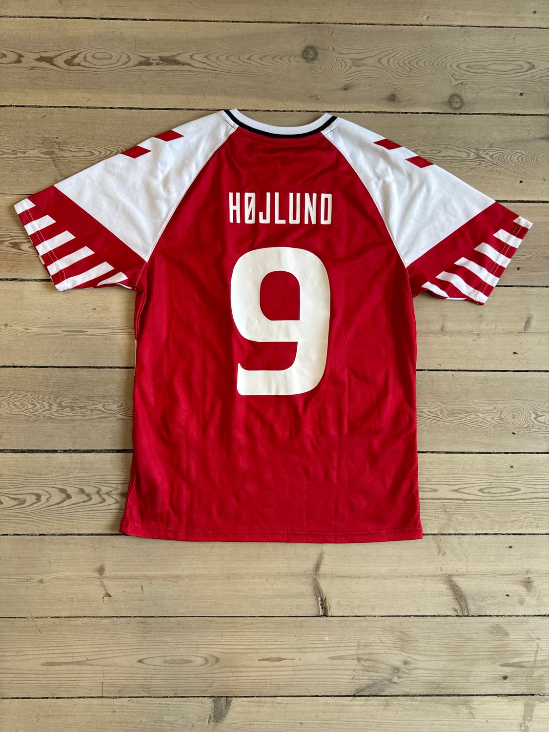 ​Rasmus Højlund - Danmark hjemmebane 2023/24 - Medium